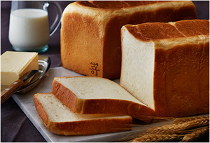 嵜本 ベーカリー 極生“ミルクバター”食パン